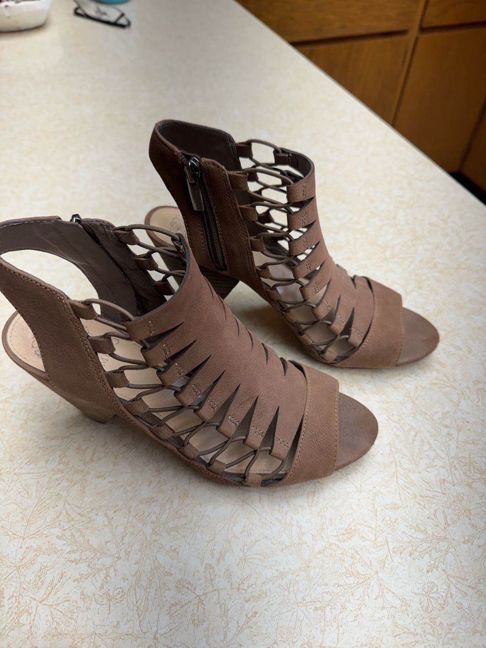 Vince Camuto strappy heels - size 9